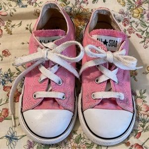 Toddler girls pink converse